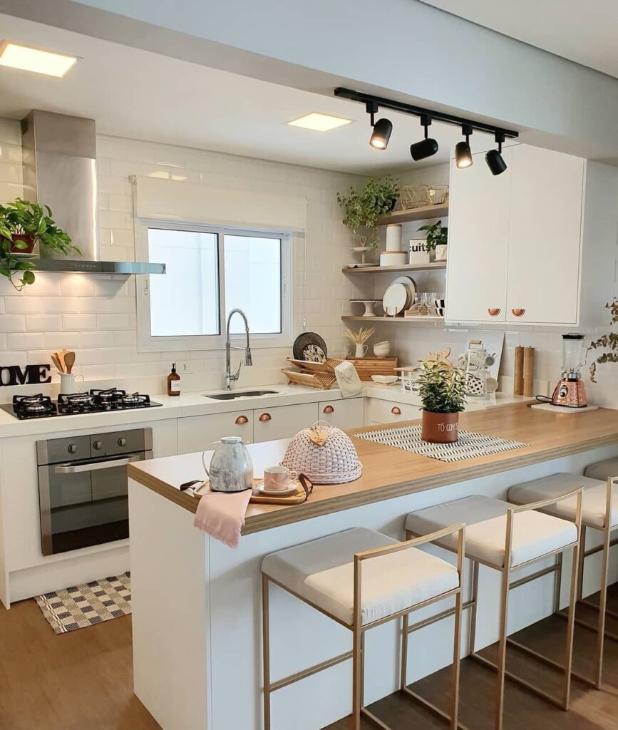Small U-Shaped Kitchen Idea with Breakfast Bar - Pro Home DecorS